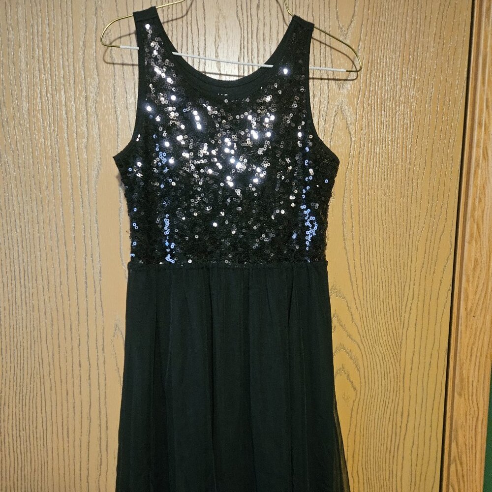 Girls formal dress, black with sequins, size L 10/12